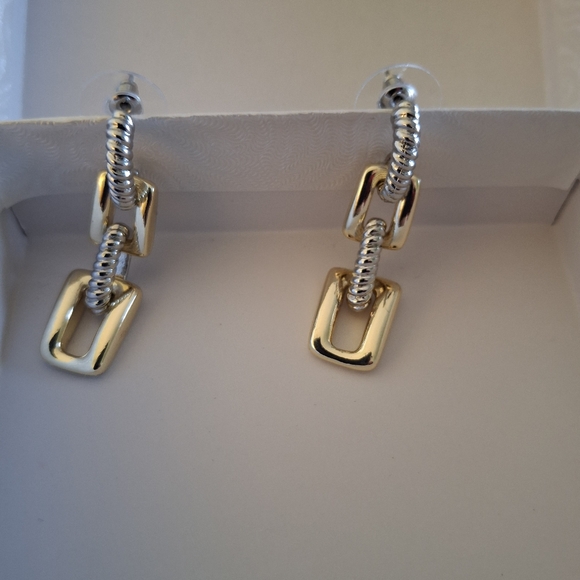 Jewelry - 18k Gold Plated Link Earrings 2"